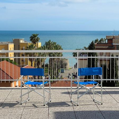 Casa Carlotta Apartment San Bartolomeo Al Mare Luaran gambar