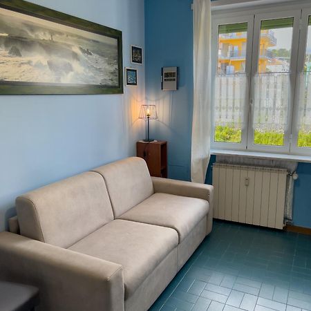 Casa Carlotta Apartment San Bartolomeo Al Mare Luaran gambar