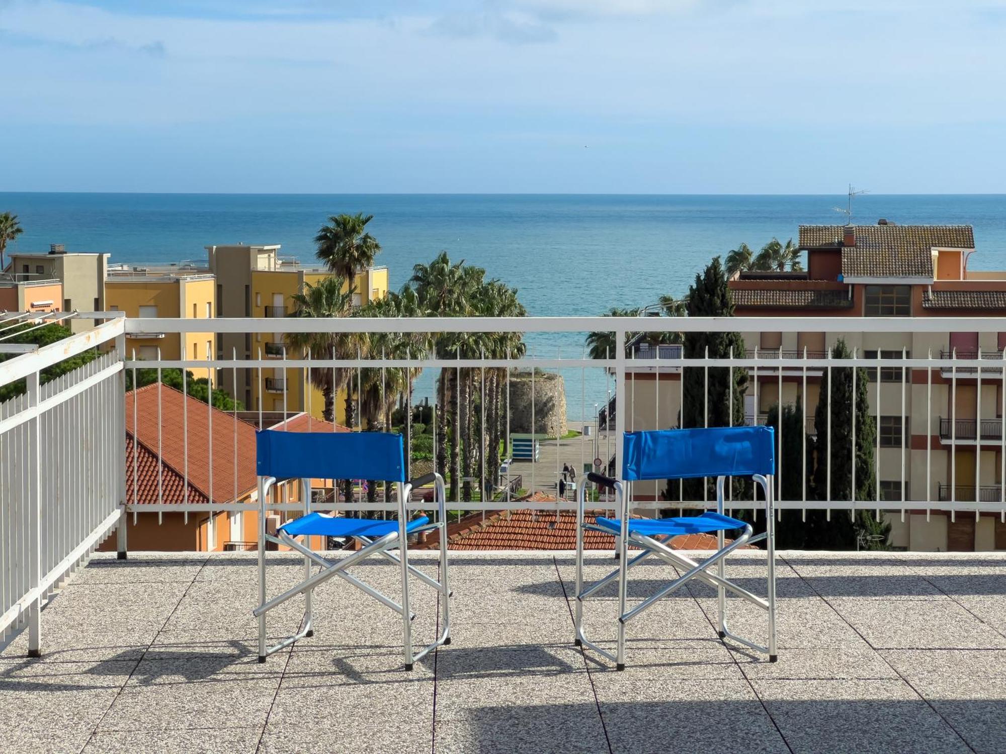 Casa Carlotta Apartment San Bartolomeo Al Mare Luaran gambar